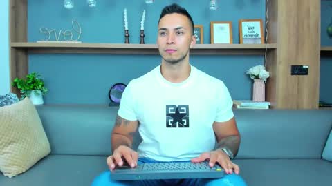 juan_muscle online show from March 9, 2025, 3:22 am