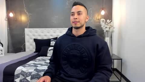 juan_muscle online show from November 14, 2025, 3:16 am