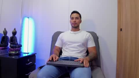 juan_muscle online show from July 26, 2026, 2:53 am