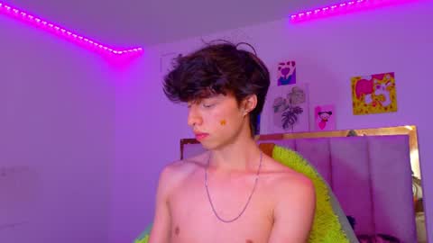 juanmres online show from July 25, 2026, 9:56 pm