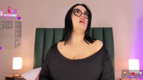Juicy online show from June 22, 2026, 11:18 am