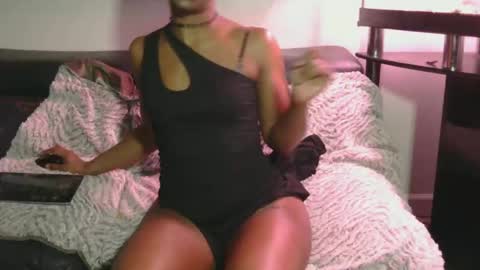Snapshot of juiicybee chatting on February 3, 2025, 2:03 am Juiicy Bunns online show from February 3, 2025, 2:03 am