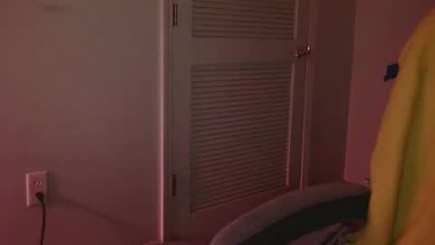 Snapshot of juiicybee chatting on February 21, 2025, 5:35 am Juiicy Bunns online show from February 21, 2025, 5:35 am