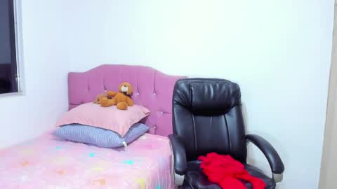 Snapshot of juliana_aristizabal_ chatting on May 14, 2026, 2:51 am juliana Aristizabal online show from May 14, 2026, 2:51 am