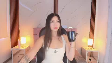  JULIANA CASTRO online show from July 24, 2026, 12:14 pm