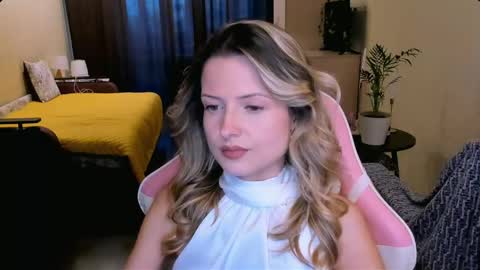 Julie online show from April 28, 2026, 2:11 pm