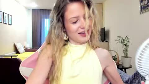 Julie online show from June 21, 2026, 4:37 am