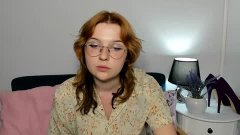 juliegentle online show from July 28, 2026, 7:39 pm