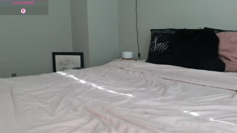 Snapshot of julimonroe chatting on April 20, 2026, 2:31 pm Juli Monroe online show from April 20, 2026, 2:31 pm