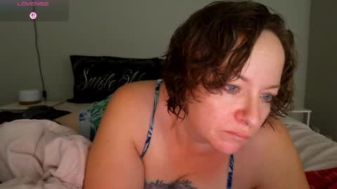 Snapshot of julimonroe chatting on April 22, 2026, 9:44 am Juli Monroe online show from April 22, 2026, 9:44 am