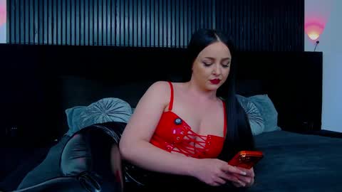 Julia online show from May 3, 2026, 9:48 am