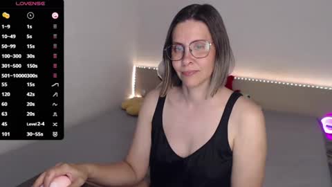 Julie online show from June 19, 2026, 4:00 pm
