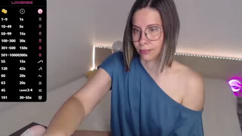 Julie online show from July 17, 2026, 4:08 am