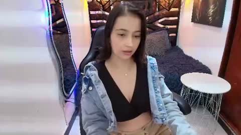 Snapshot of kaia_moss chatting on July 23, 2026, 8:07 pm Kaia online show from July 23, 2026, 8:07 pm