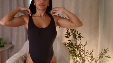 kari_brooks online show from June 19, 2026, 11:14 am