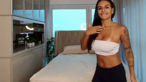 kari_brooks online show from June 25, 2026, 11:04 am