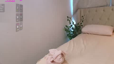 kari_brooks online show from July 3, 2026, 11:27 am