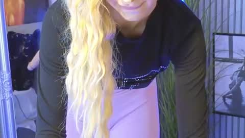 Julia online show from July 18, 2026, 7:28 pm