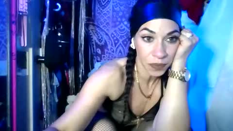 kash_kitty13 online show from May 10, 2026, 10:20 am