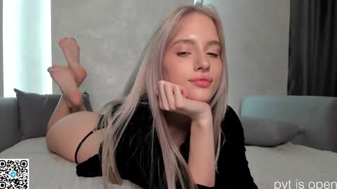 Snapshot of katebremar chatting on May 1, 2026, 9:30 pm online show from May 1, 2026, 9:30 pm