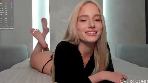 Snapshot of katebremar chatting on June 12, 2026, 6:40 pm online show from June 12, 2026, 6:40 pm