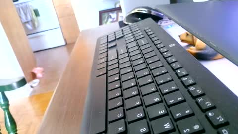 Snapshot of kawa98karbu chatting on June 27, 2026, 12:44 pm kawa98karbu online show from June 27, 2026, 12:44 pm