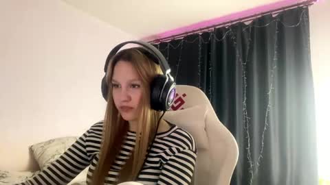 Amia online show from May 1, 2026, 6:34 pm