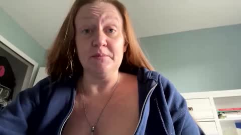 kellilyn10 online show from April 5, 2026, 6:27 pm