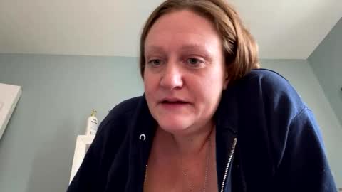 kellilyn10 online show from April 18, 2026, 6:45 pm