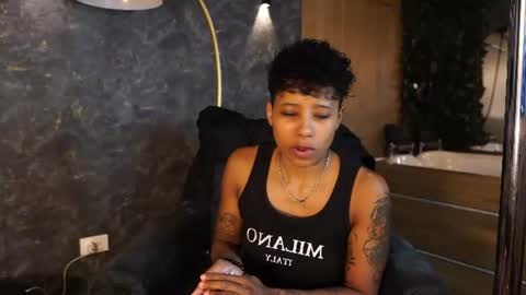 kelly__thomson online show from July 21, 2026, 1:24 pm