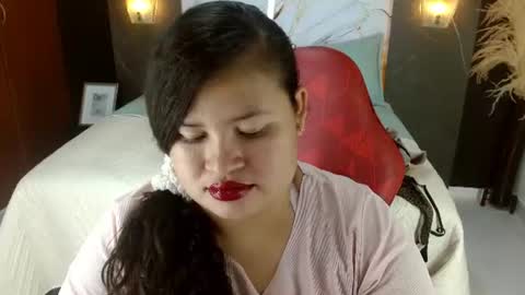 KELLY LUNA  online show from August 1, 2026, 7:35 pm