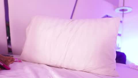 kendall_evanss_ online show from July 19, 2026, 7:39 pm