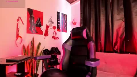 kenia_thompsom01 online show from June 23, 2026, 6:39 pm