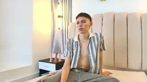 kenny_hank online show from July 4, 2026, 3:45 am