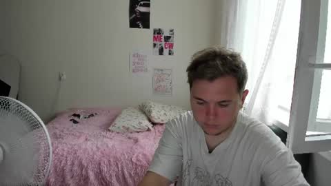 kesh_mne online show from June 18, 2026, 12:20 pm