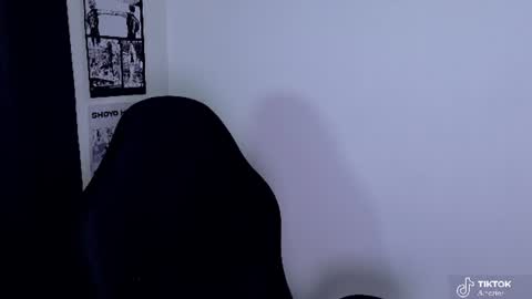 khozler_ online show from July 23, 2026, 11:35 pm