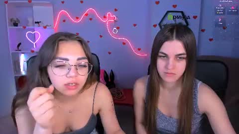 kiki_swan online show from June 15, 2026, 12:07 pm