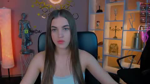 kiki_swan online show from June 30, 2026, 12:28 pm