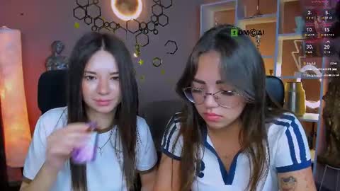 kiki_swan online show from July 17, 2026, 12:12 pm