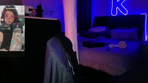 Snapshot of kimmiakiss22 chatting on May 14, 2026, 3:02 am Kimmi online show from May 14, 2026, 3:02 am