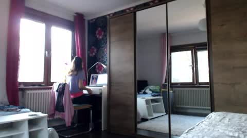 sexysexyhotwetpinkredpussy online show from July 20, 2026, 6:32 pm