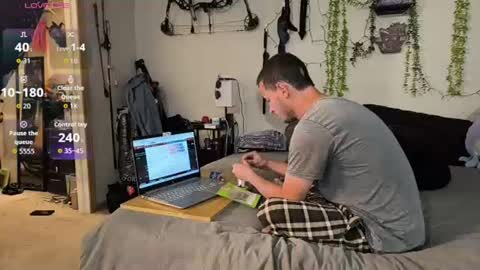 kinkybratab online show from August 4, 2026, 1:53 am