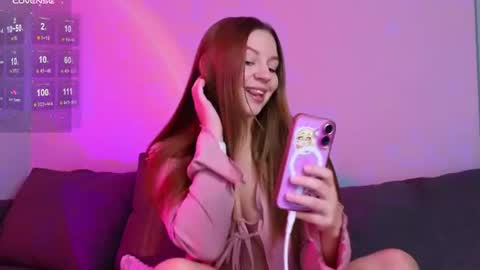 Kira Briis online show from July 6, 2026, 7:05 pm