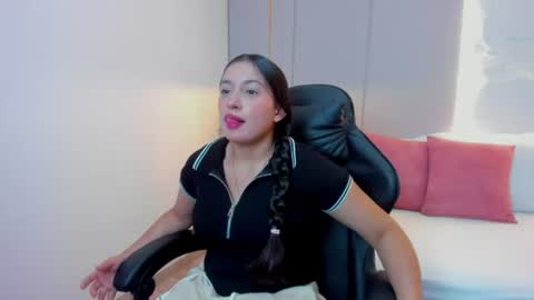 Snapshot of kira_relish chatting on June 29, 2026, 11:21 am K I R A online show from June 29, 2026, 11:21 am