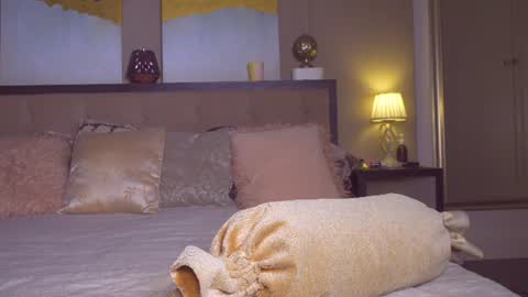 kirasunny online show from June 19, 2026, 1:26 pm