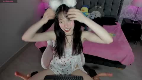 kumicatt  online show from May 19, 2026, 7:31 pm