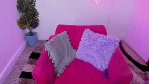 dayana online show from July 24, 2026, 3:04 am