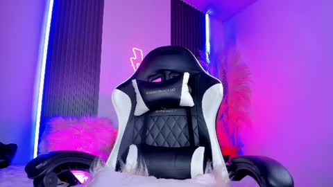 kitty online show from July 22, 2026, 4:37 am
