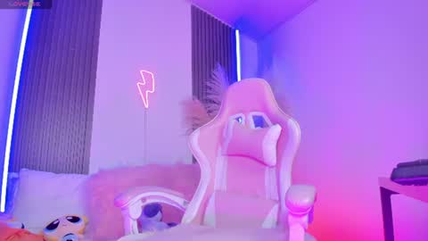 kitty online show from August 5, 2026, 4:37 am