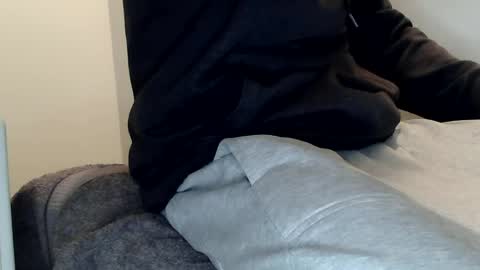 kiwibulge123 online show from June 21, 2026, 9:39 pm